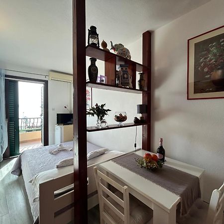 Seafront Studio Apartment+Balcony Подгора Екстериор снимка