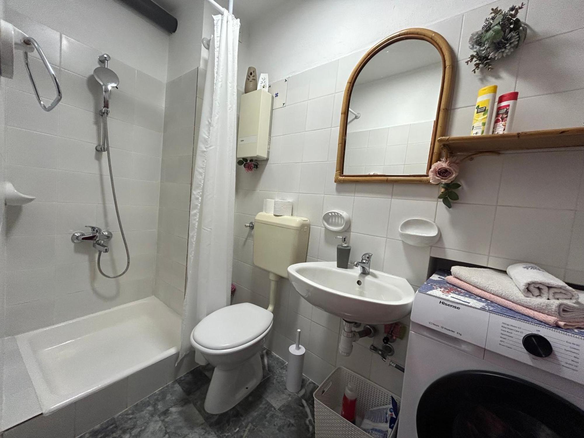 Seafront Studio Apartment+Balcony Подгора Екстериор снимка