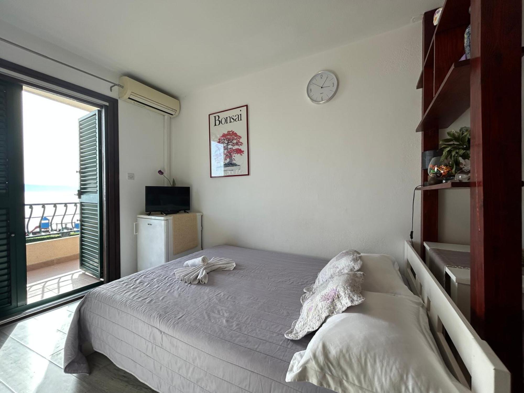Seafront Studio Apartment+Balcony Подгора Екстериор снимка