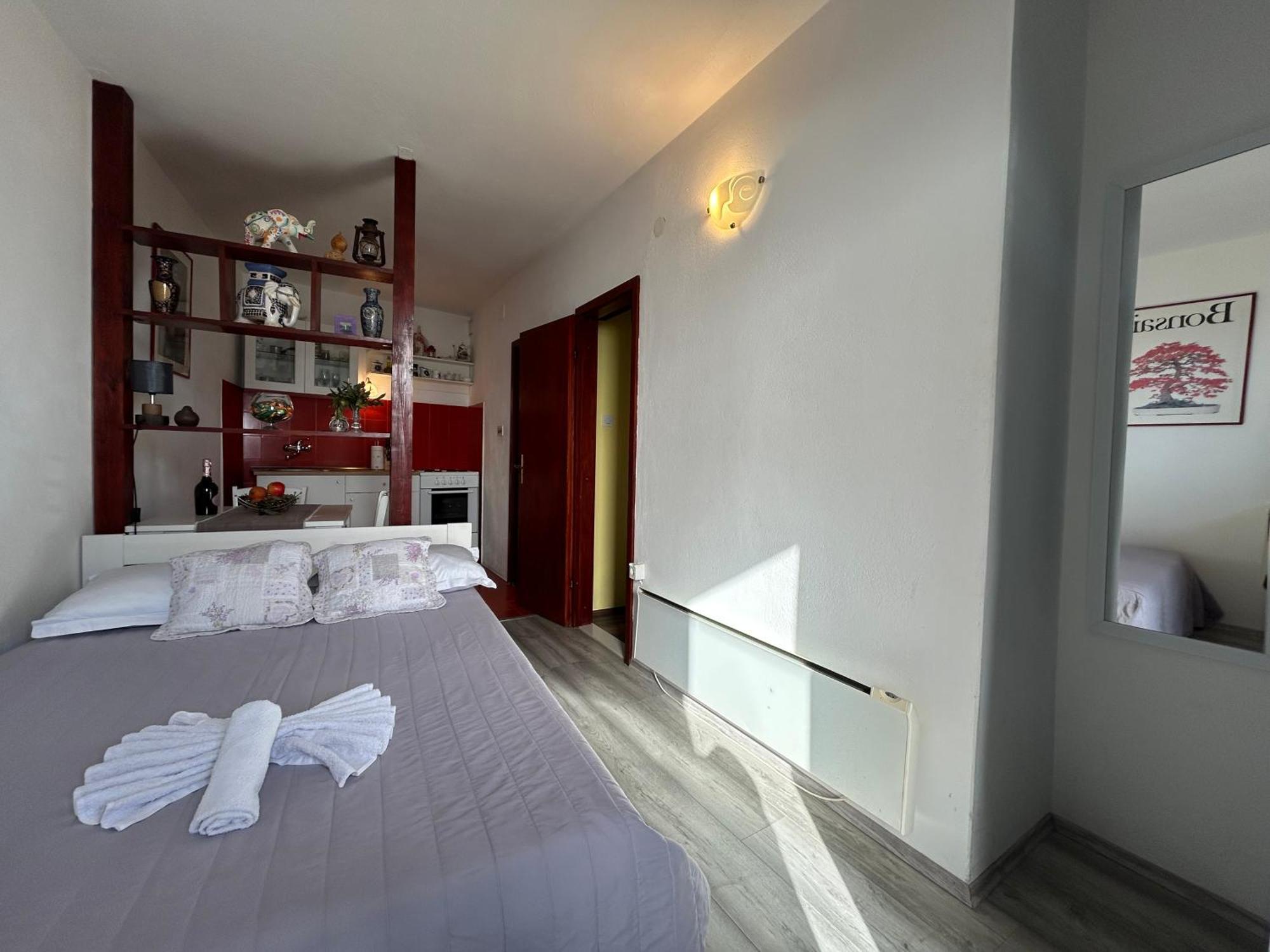 Seafront Studio Apartment+Balcony Подгора Екстериор снимка